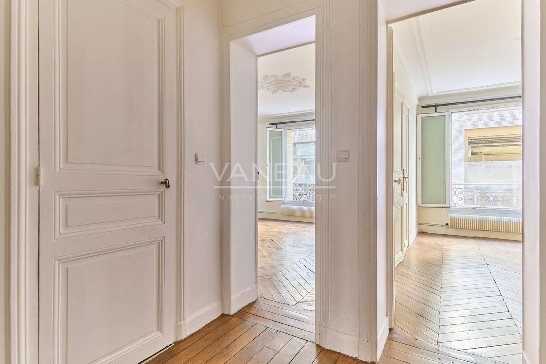 Apartment in Chaillot, Paris 16e Arrondissement, Paris 5 - 19003523
