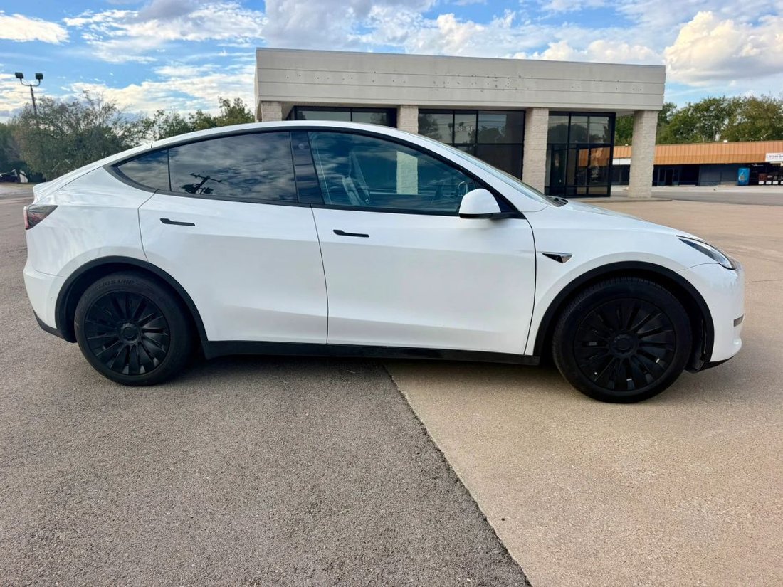 Suv in North Richland Hills, TX, United States 4 - 19002025