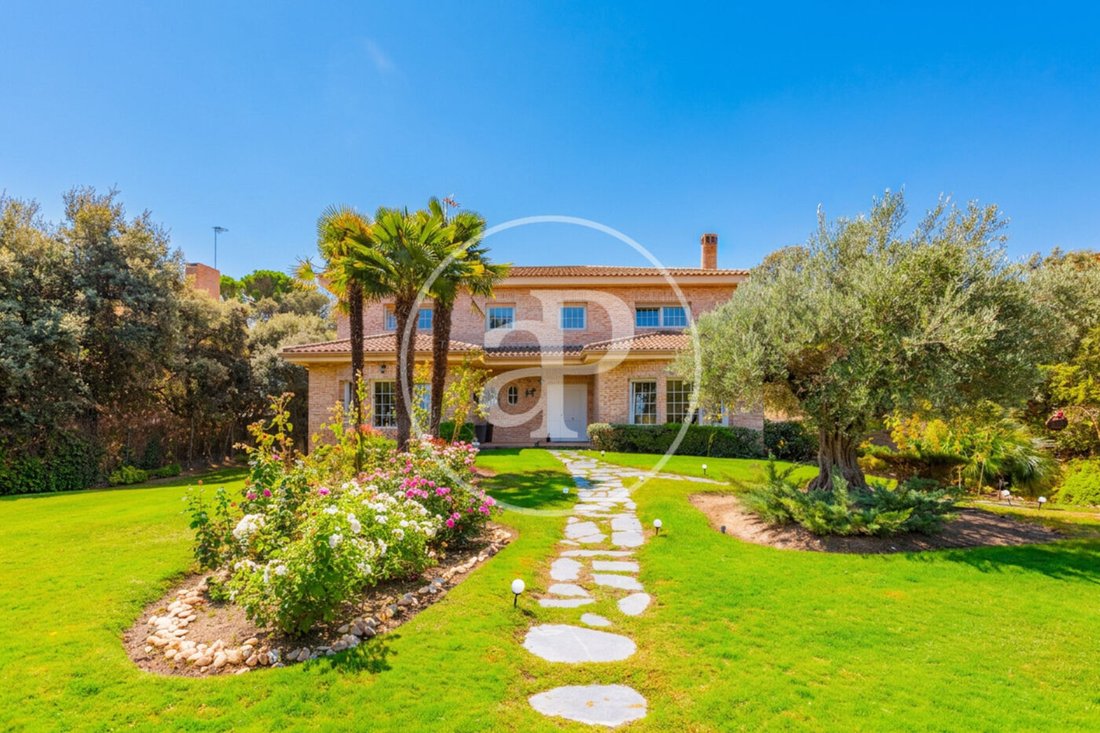 Villa in San Sebastián de los Reyes, Comunidad de Madrid, Spain 1 - 19007388