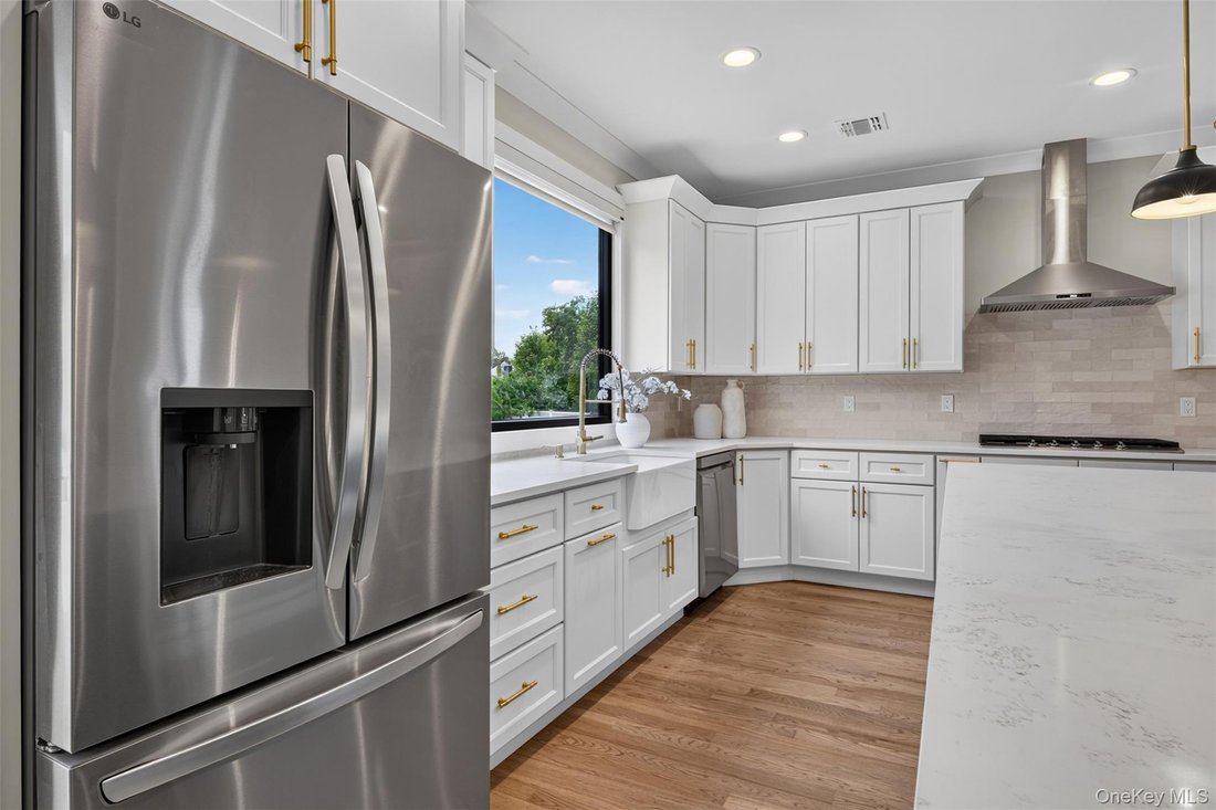 House in Lindenhurst, New York, United States 5 - 19000406