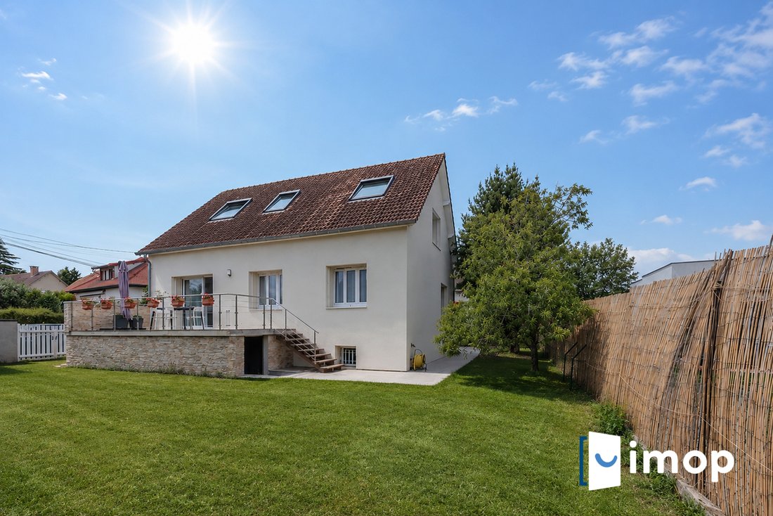 House in L'Étang-la-Ville, Ile-de-France, France 1 - 19004923