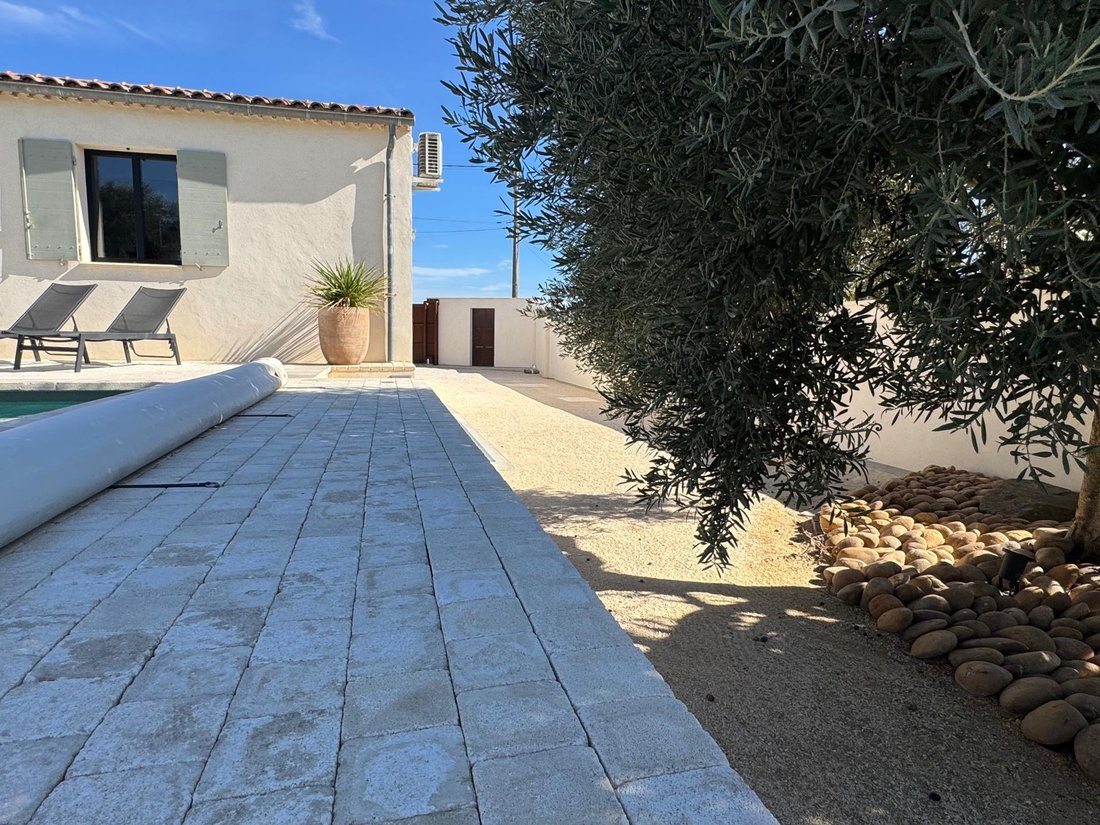 House in Exterieur, Bedarrides, France 3 - 19008258