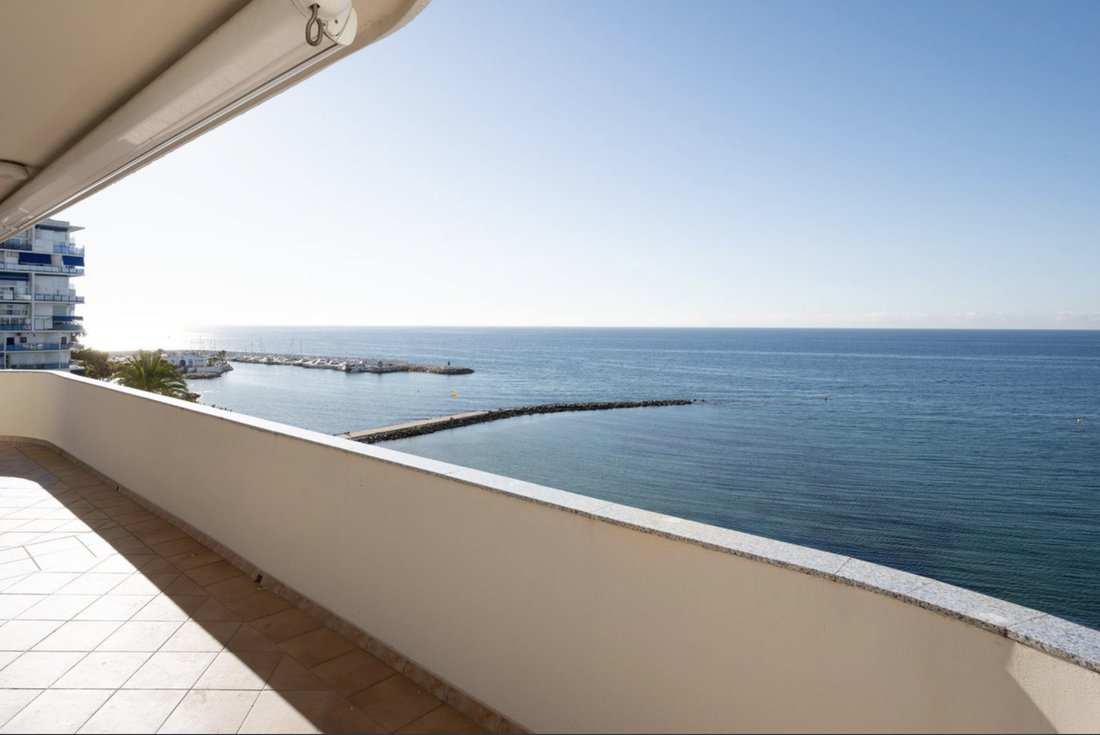 Penthouse in Marbella, Andalusia, Spain 5 - 19007664