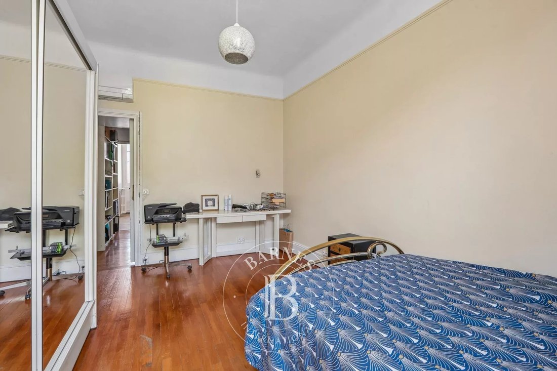 Apartment in Auteuil Nord, Paris 16e Arrondissement, Paris 5 - 19004528