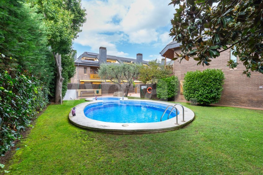 Townhouse in Sant Cugat del Valles, Catalonia, Spain 2 - 19001085