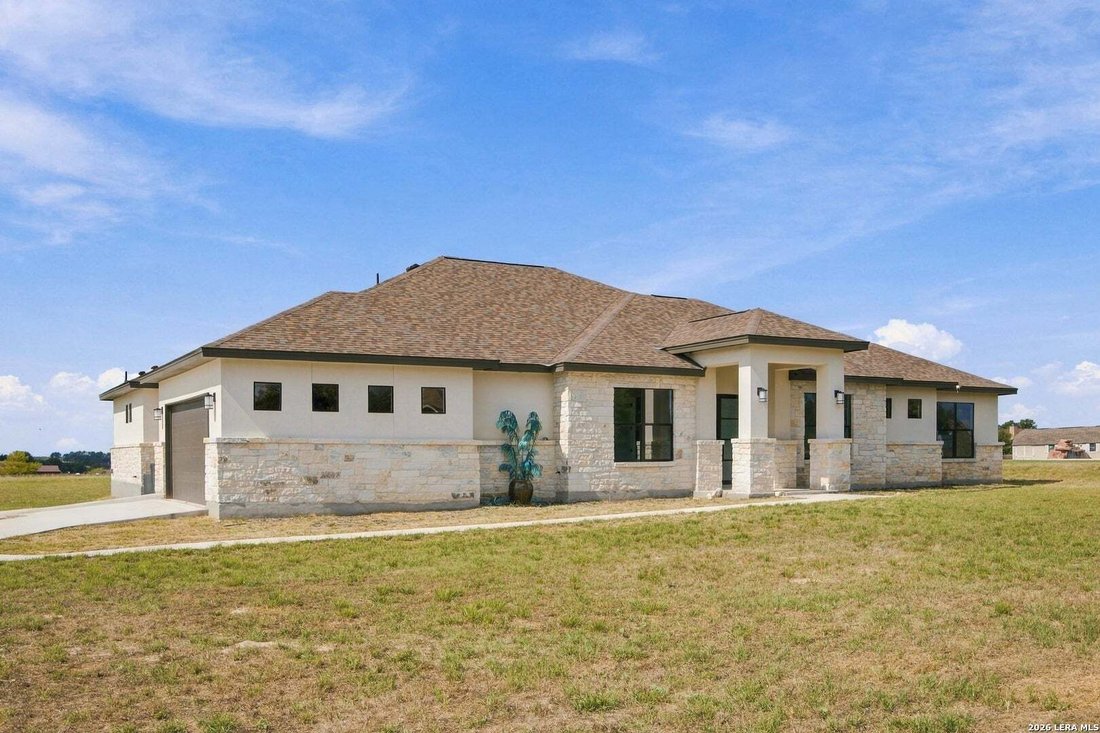 House in Floresville, Texas, United States 2 - 16833401