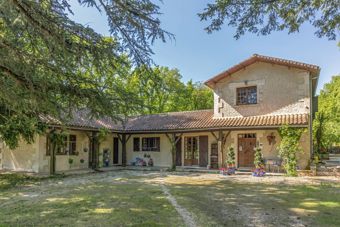 House in Douzat, Nouvelle-Aquitaine, France 1 - 16116852