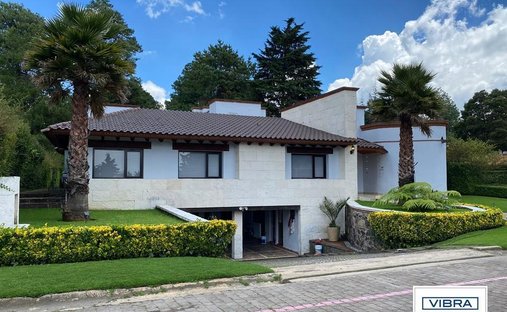 House in Fraccionamiento y Club de Golf los Encinos, State of Mexico, Mexico 1