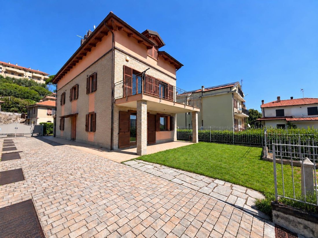 Villa in Villanova d'Albenga, Liguria, Italy 2 - 19006016
