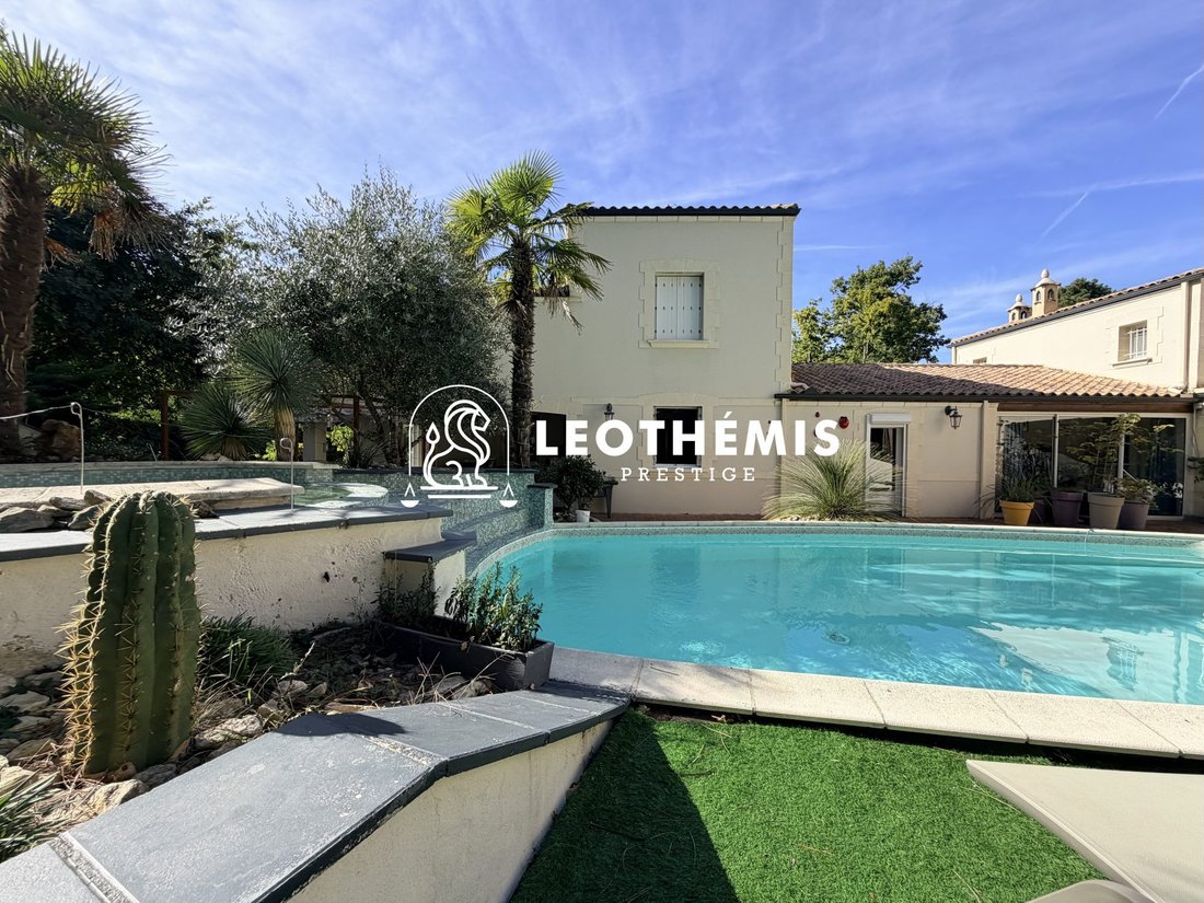 Villa in Les Mathes, Nouvelle-Aquitaine, France 5 - 19006256