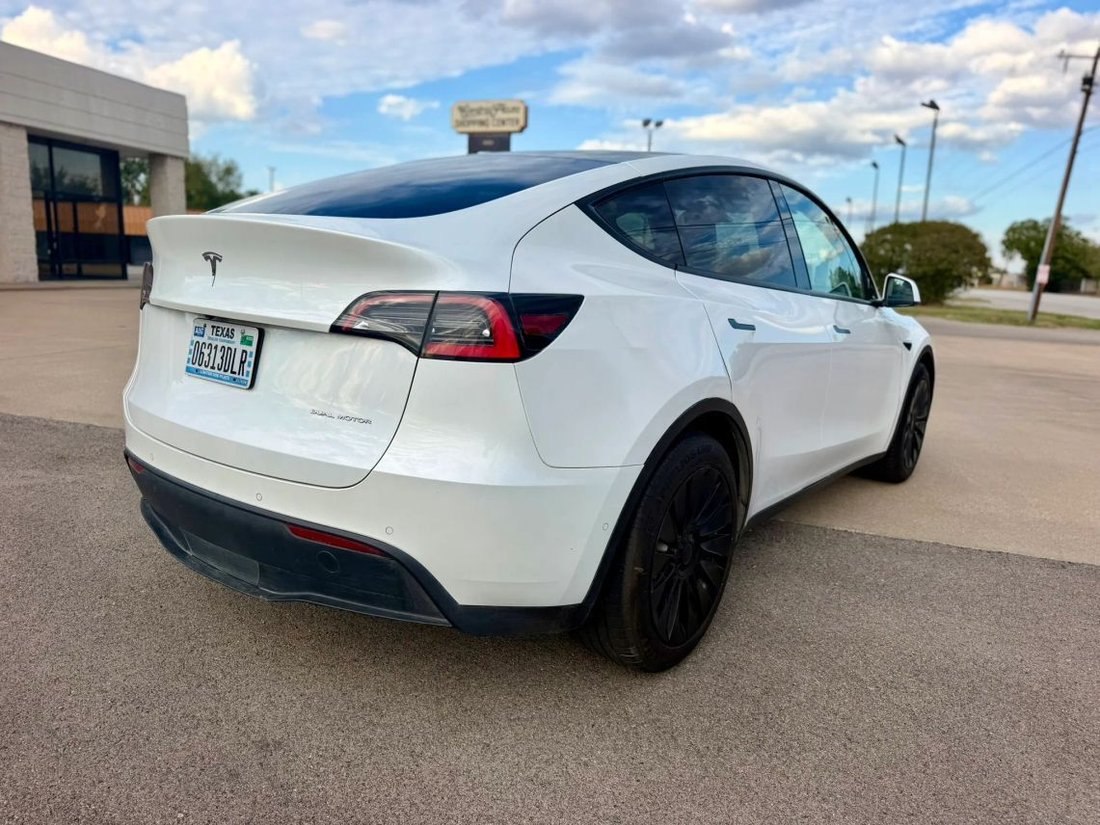 Suv in North Richland Hills, TX, United States 5 - 19002025