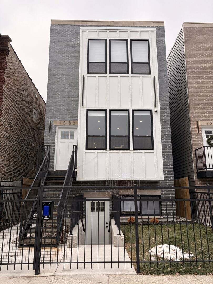 Chicago, Illinois, United States 2 - 19004000