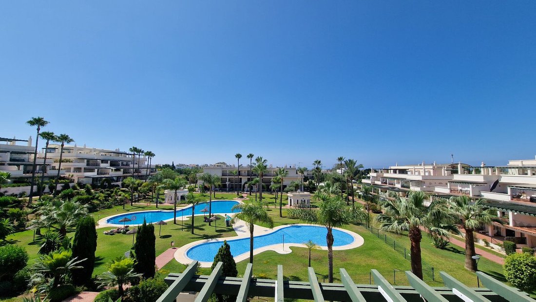 Penthouse in Nueva Andalucia, Marbella, Spain 4 - 19004578