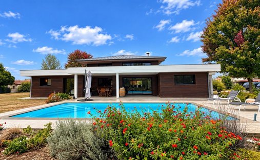 Villa in Saint-Paul-lès-Dax, Nouvelle-Aquitaine, France 1