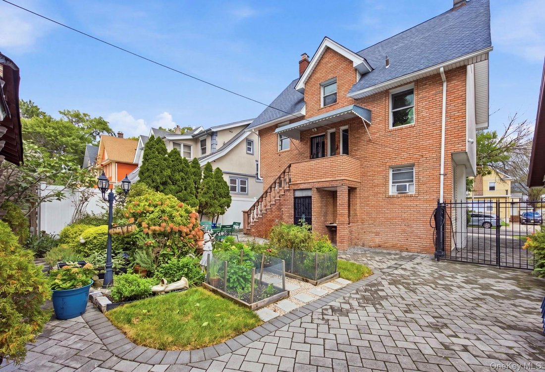 House in New York, New York, United States 1 - 19006575