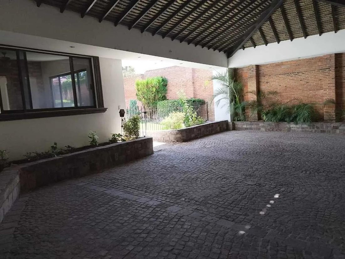 House in Santiago de Querétaro, Querétaro, Mexico 5 - 19002379