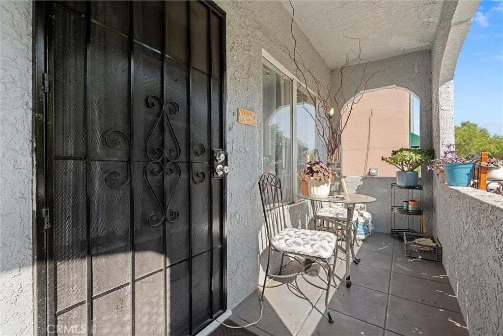 Los Angeles, California, United States 5 - 19002257