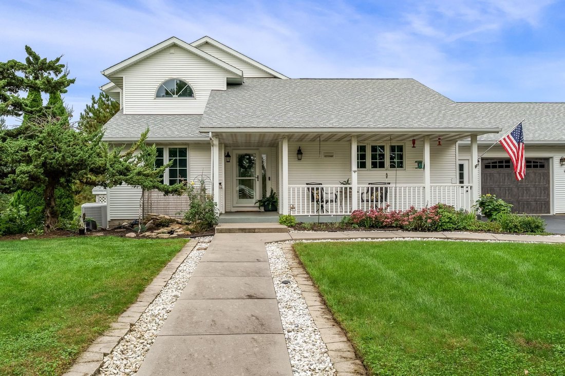 House in Brooklyn, Wisconsin, United States 3 - 19005056