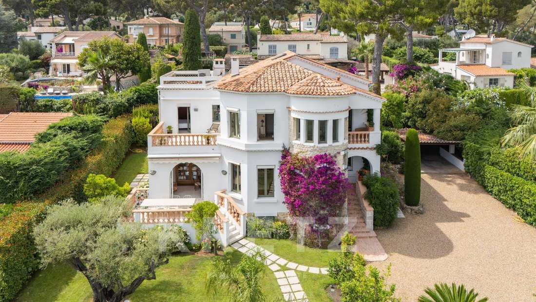 House in Antibes, Provence-Alpes-Côte d'Azur, France 3 - 19007592