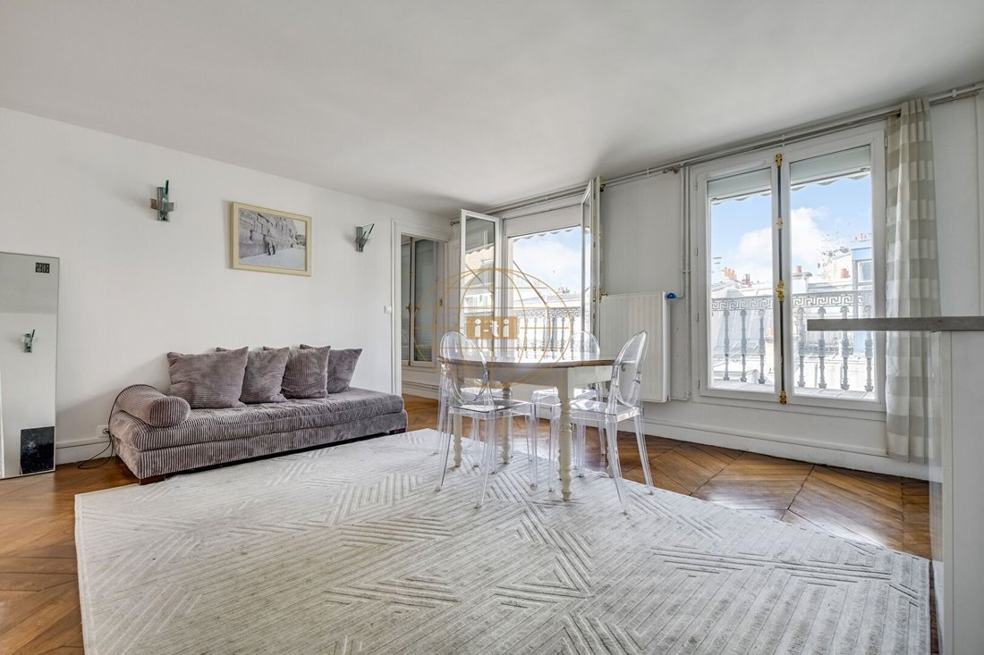 Apartment in Lorette-Martyrs, Paris 9e Arrondissement, Paris 2 - 19004692