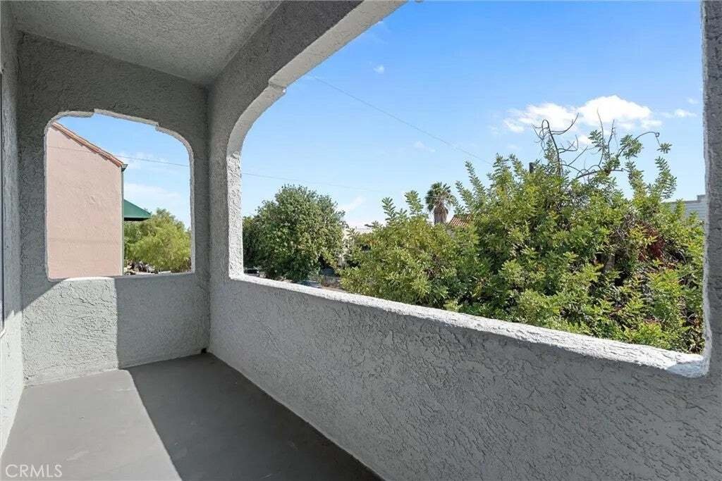 Los Angeles, California, United States 3 - 19002257