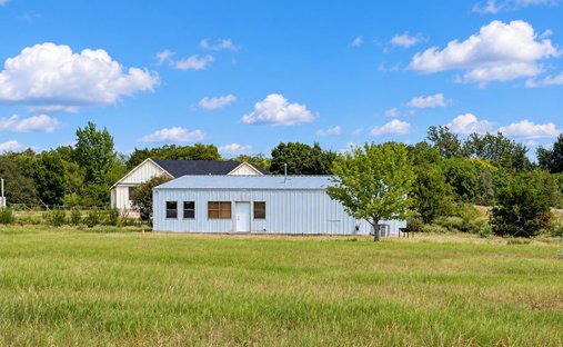 House in McDade, Texas, United States 1