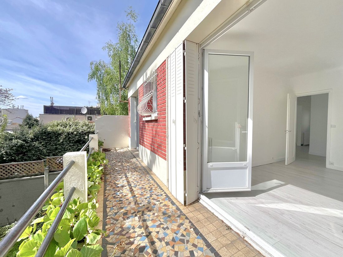 House in Fontenay-sous-Bois, Ile-de-France, France 3 - 19007974