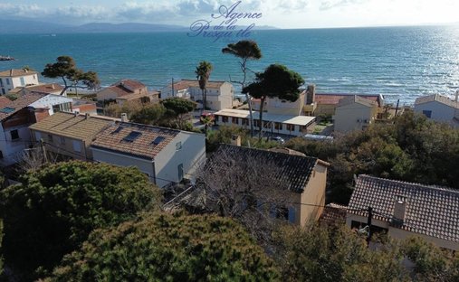 House in Hyeres, Provence-Alpes-Côte d'Azur, France 1