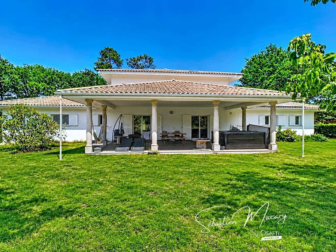 House in Centre Bourg, Le Taillan-Médoc, France 2 - 18035707