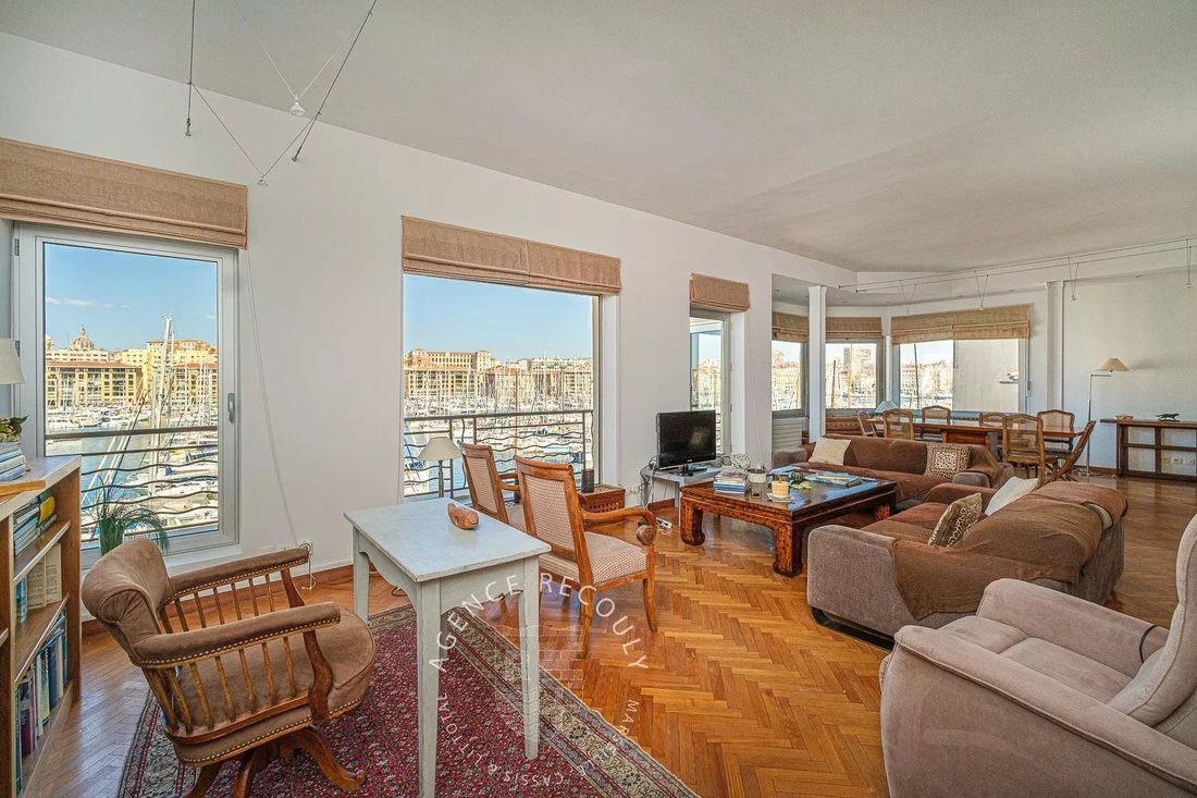 Apartment in Saint Victor, 7e Arrondissement, Marseille 4 - 19001069