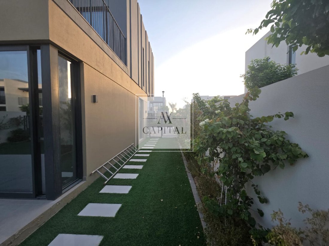 Townhouse in Ud al Bayda, Dubai, United Arab Emirates 4 - 19001480