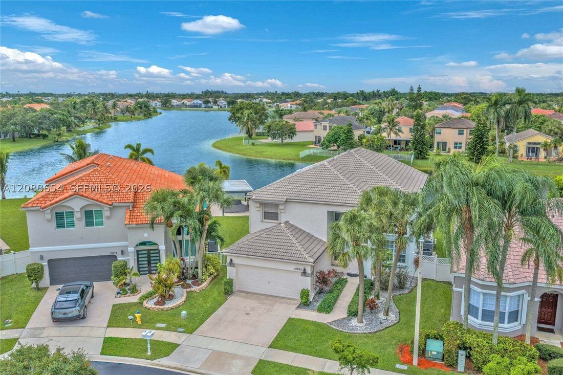 House in Pembroke Pines, Florida, United States 3 - 19000712