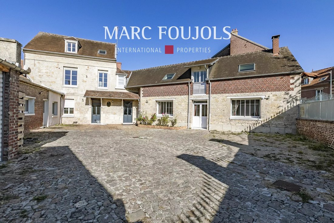House in Compiegne, Hauts-de-France, France 2 - 19001718