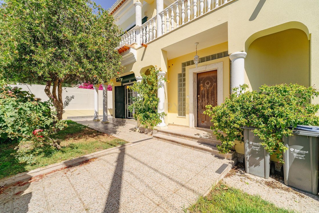 Villa in Aroeira, Charneca de Caparica e Sobreda, Portugal 2 - 19007481