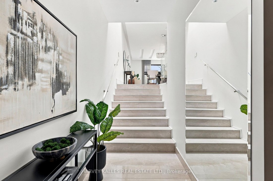 House in Toronto, Ontario, Canada 2 - 19006160
