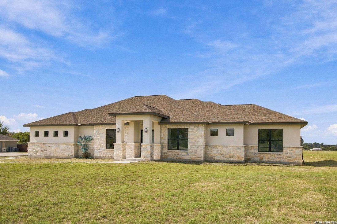 House in Floresville, Texas, United States 1 - 16833401