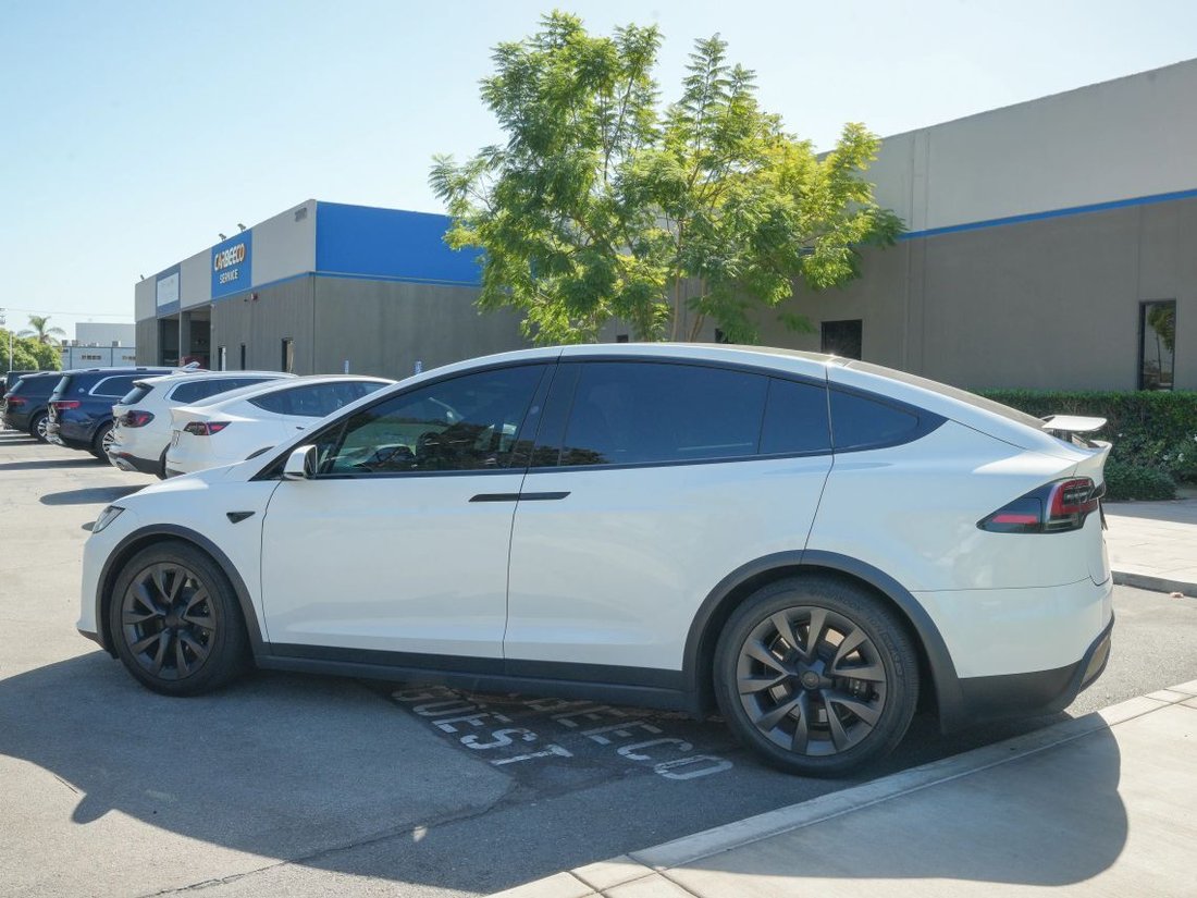 Suv in Costa Mesa, CA, United States 4 - 18989892