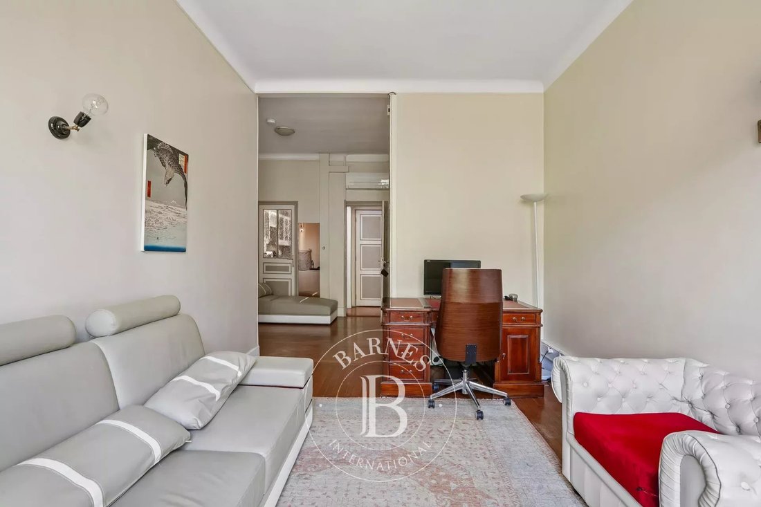 Apartment in Auteuil Nord, Paris 16e Arrondissement, Paris 2 - 19004528