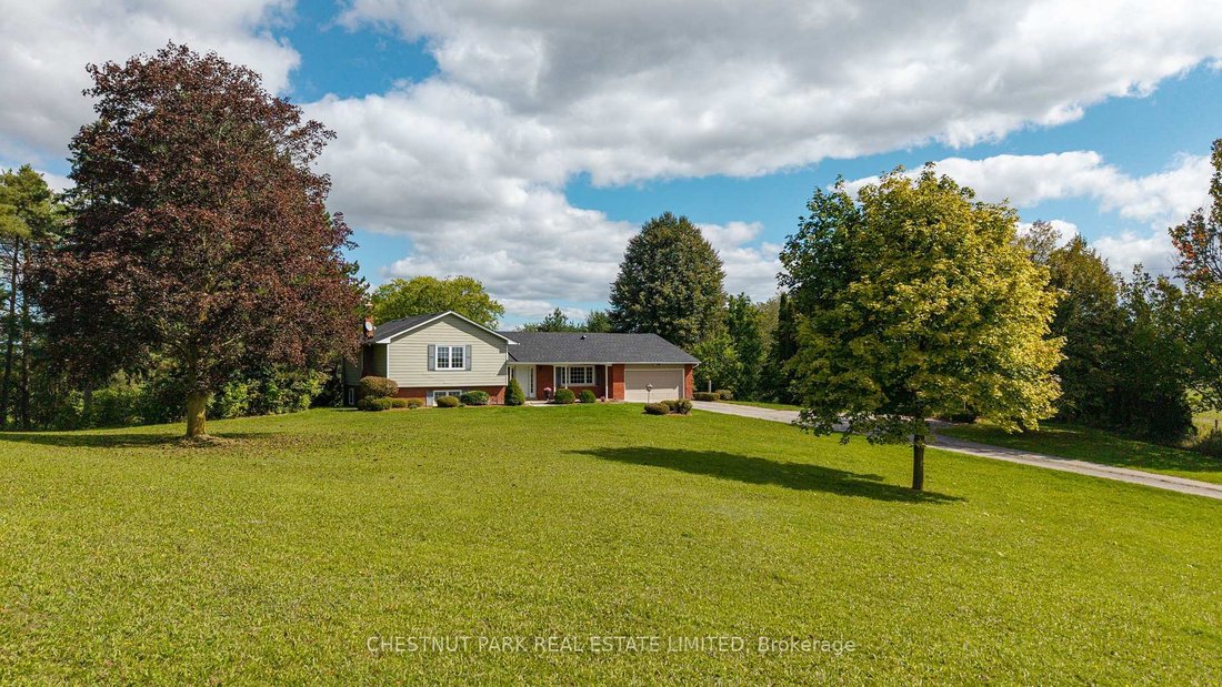 House in King, Ontario, Canada 2 - 19007880