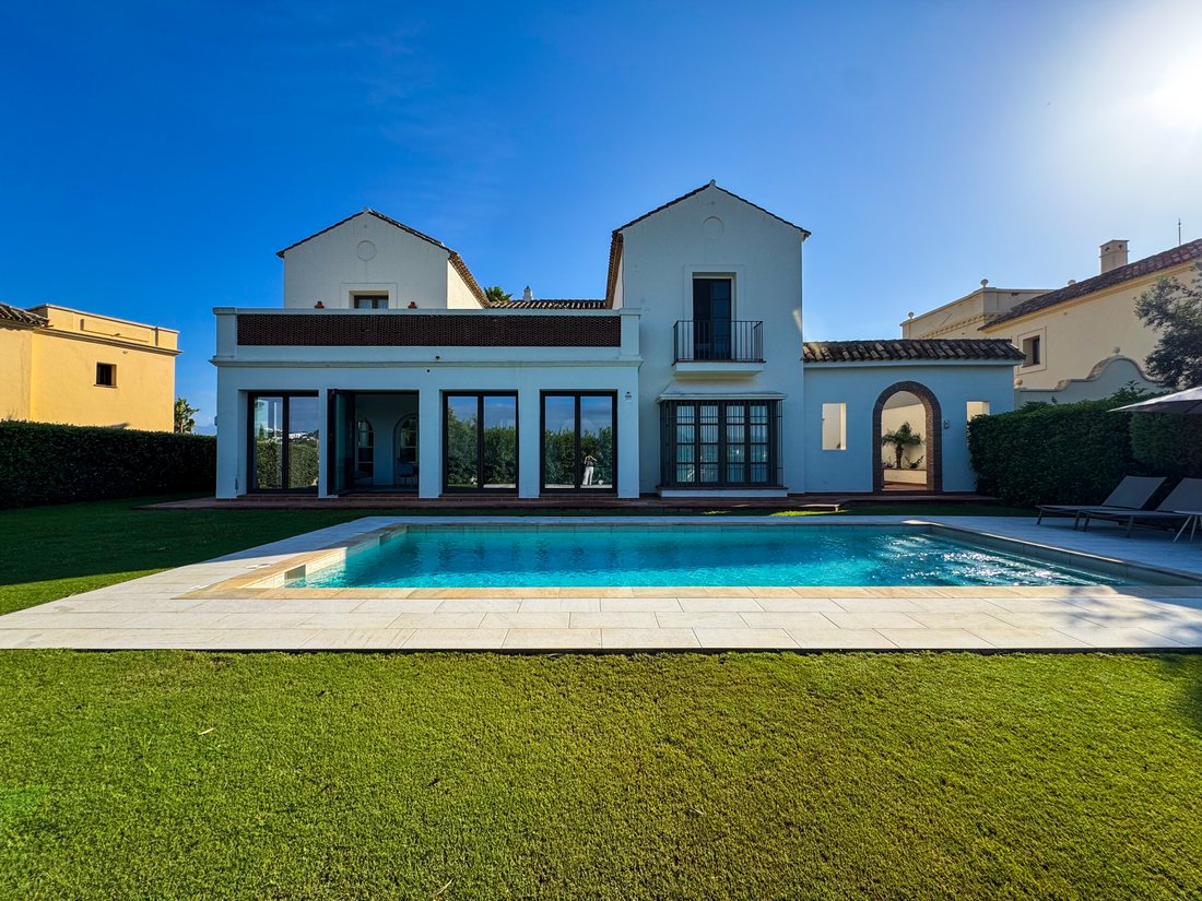 Villa in Sotogrande, San Roque, Andalusia 1 - 19008245