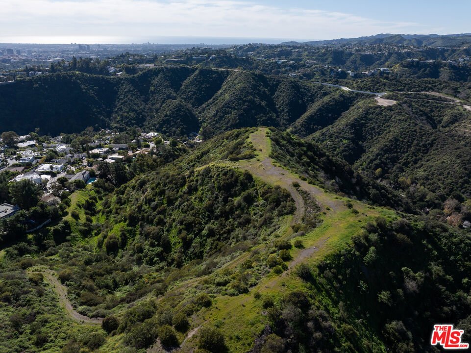 Land in Beverly Hills, California, United States 5 - 19002526