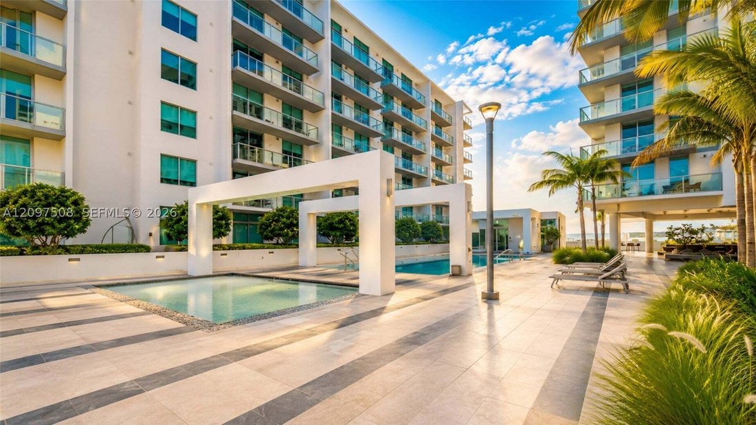 Condo in Miami, Florida, United States 1 - 19000734