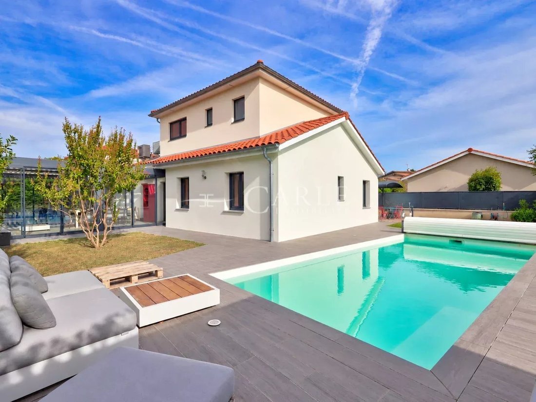 Villa à Genas, Auvergne-Rhône-Alpes, France 3 - 18392690