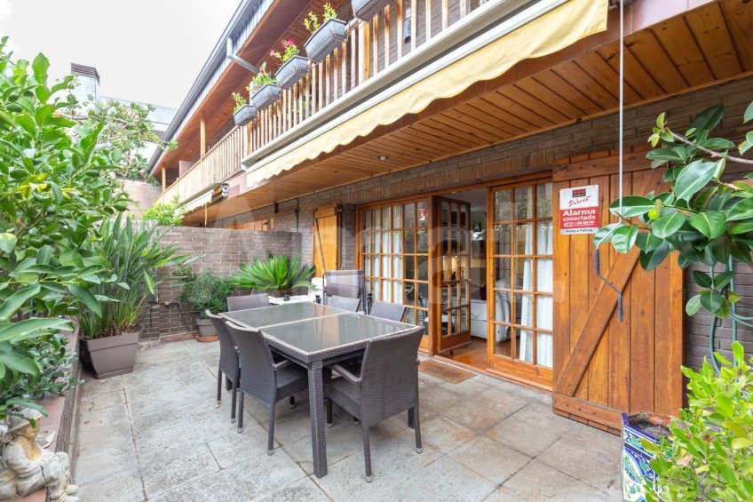Townhouse in Sant Cugat del Valles, Catalonia, Spain 1 - 19001085