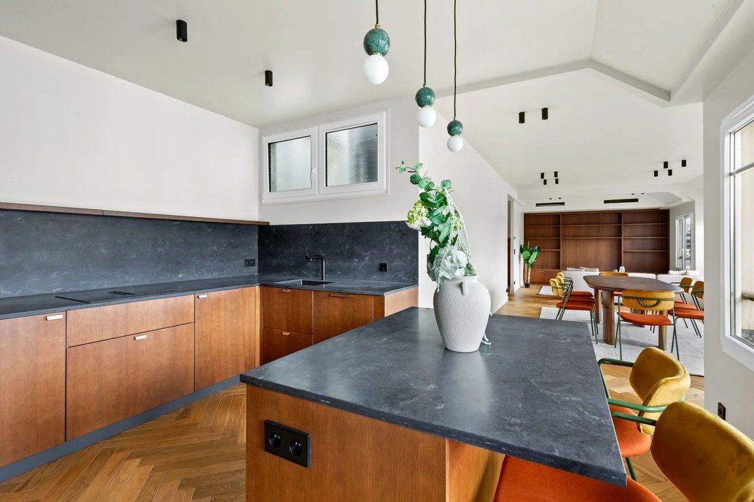 Apartment in Elysées-Madeleine, Paris 8e Arrondissement, Paris 4 - 19001764