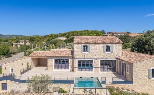 Estate in Gordes, Provence-Alpes-Côte d'Azur, France 1