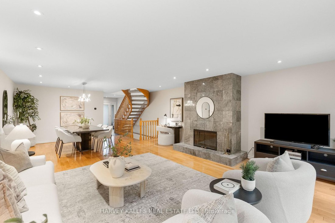 House in Toronto, Ontario, Canada 2 - 19006163