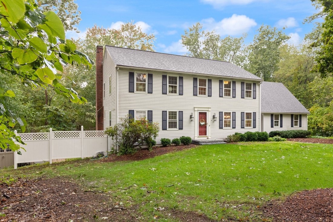 House in Westford, Massachusetts, United States 2 - 19001125