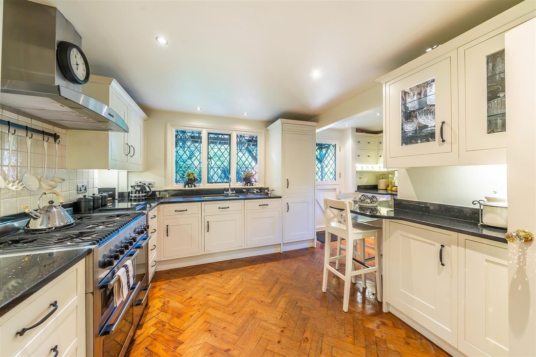 House in Maidenhead, England 5 - 19002988