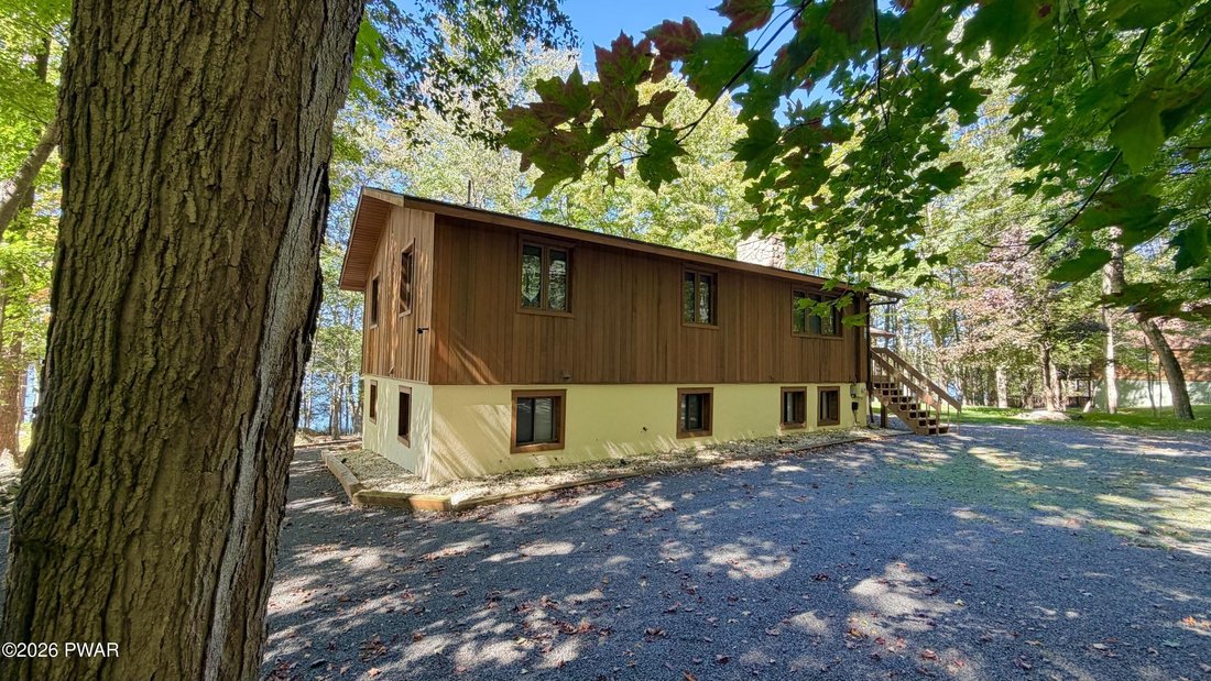 House in Gouldsboro, Pennsylvania, United States 3 - 19007824
